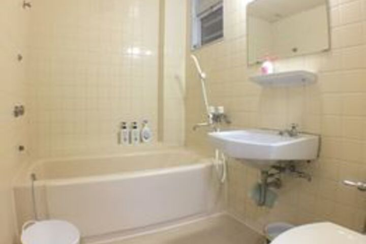 Room 15 of 115