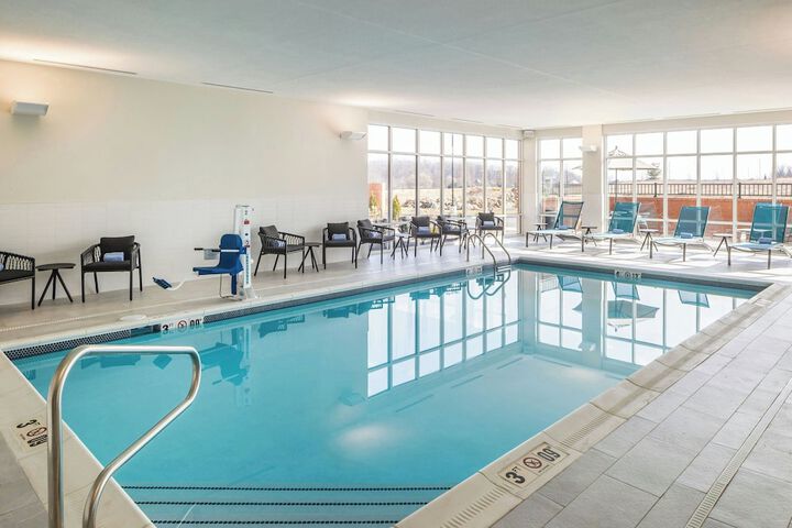 Photo of Towneplace Suites by Marriott Canfield Pool