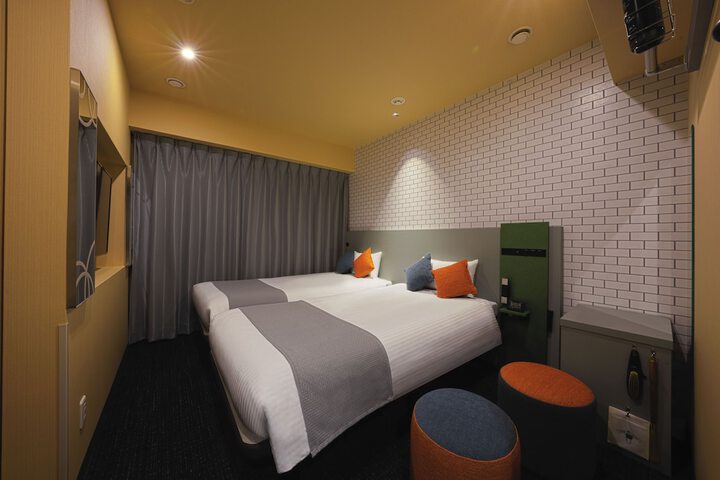 Room 19 of 48