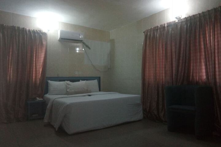 Room 4 of 21