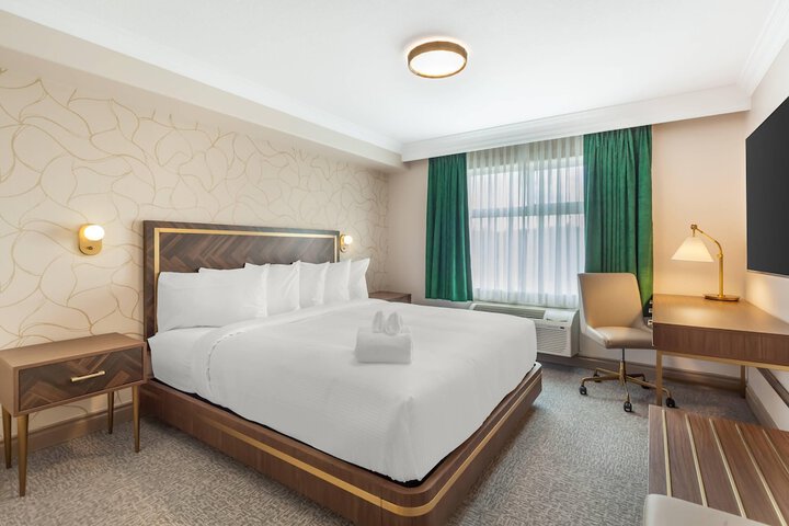 Room 70 of 166