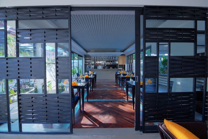 Dining 128 of 169