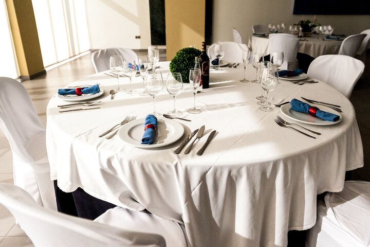 Dining 39 of 50