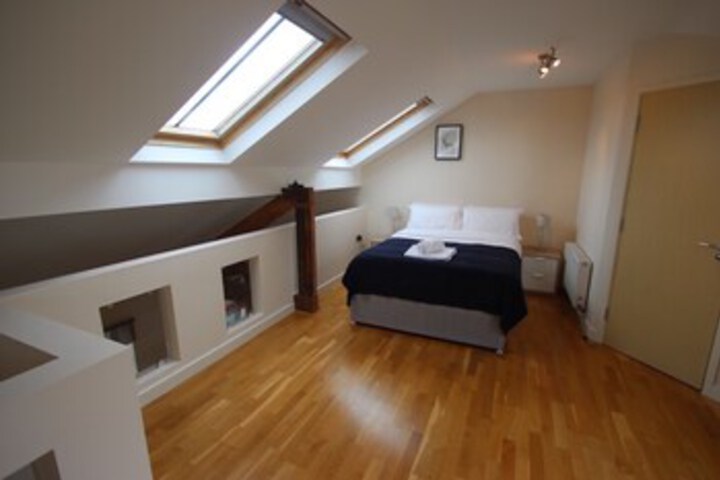 Room 16 of 16