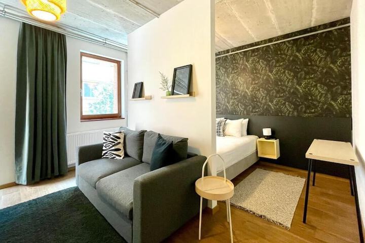 Room 16 of 79