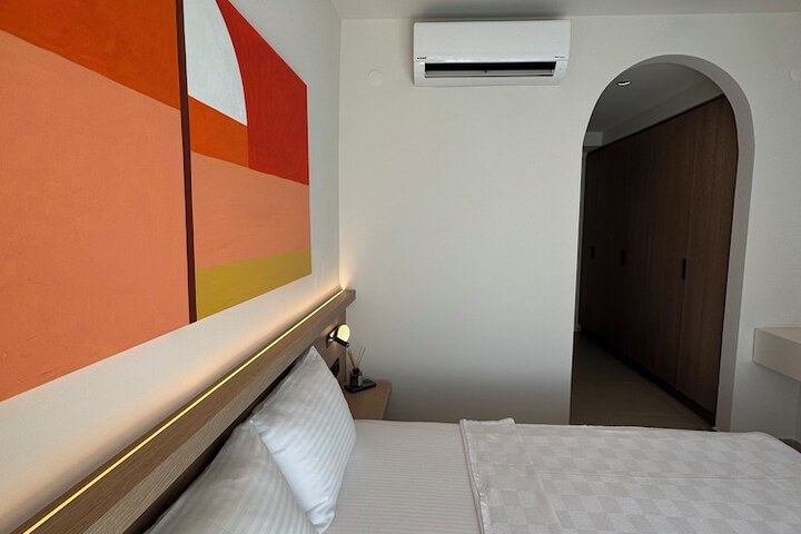 Room 18 of 48