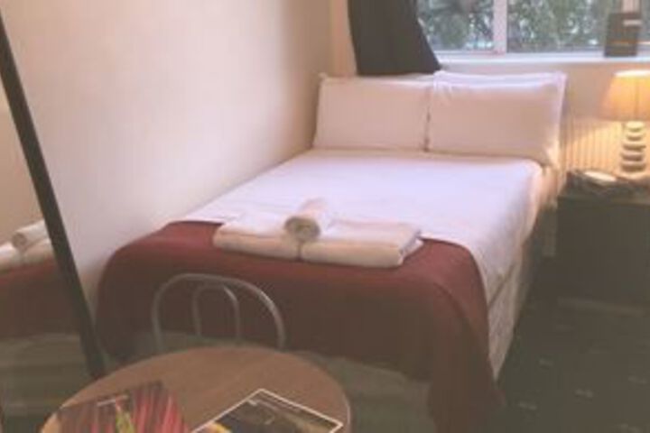 Room 19 of 82