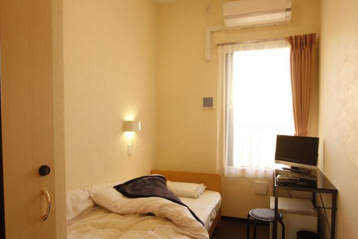 Room 14 of 38
