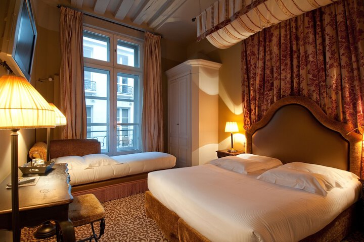 Room 9 of 49