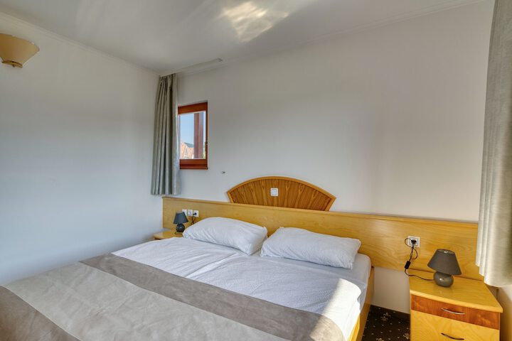 Room 6 of 39