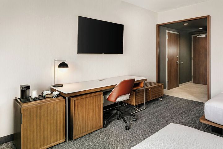 Room 9 of 63