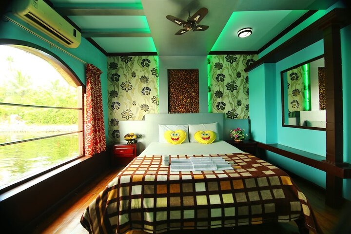 Room 5 of 61