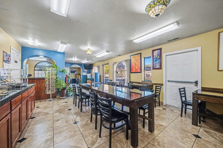 Breakfast area
