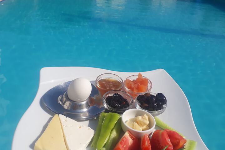 Breakfast/Coffee Service 22 of 24