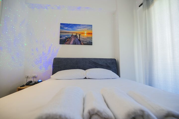 Room 35 of 62