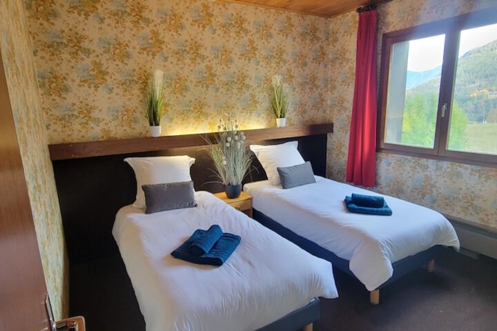 Room 3 of 27
