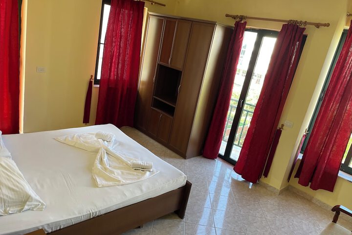 Room 11 of 31