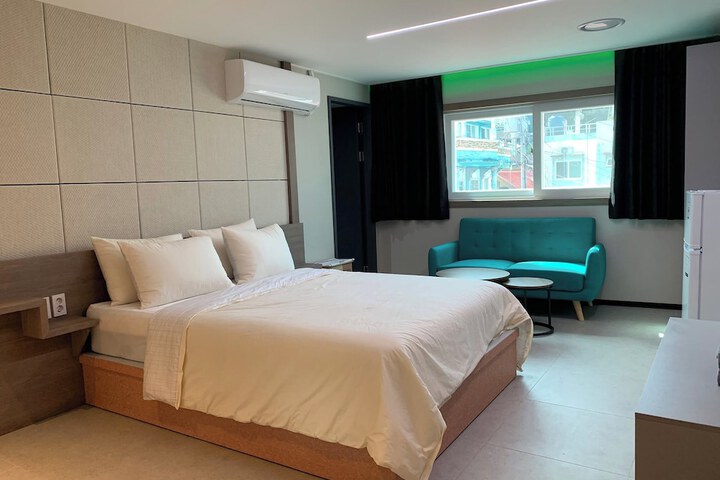 Room 17 of 60