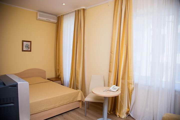 Room 7 of 71