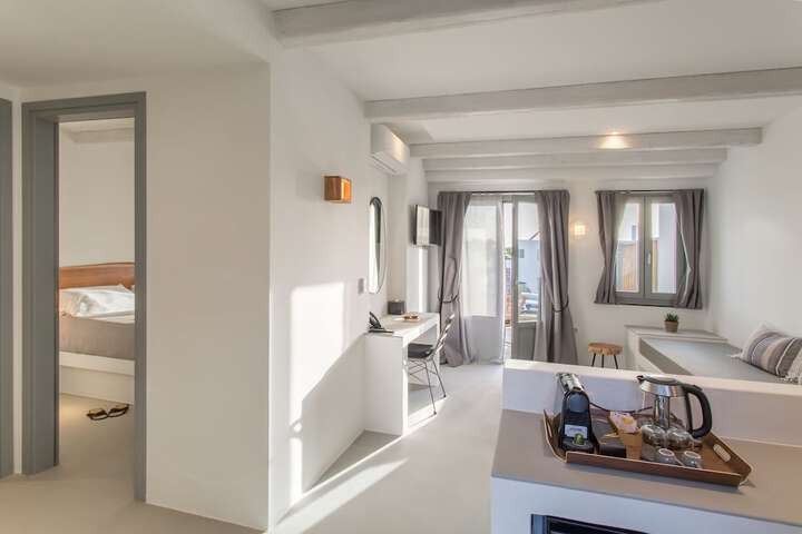 Room 27 of 73