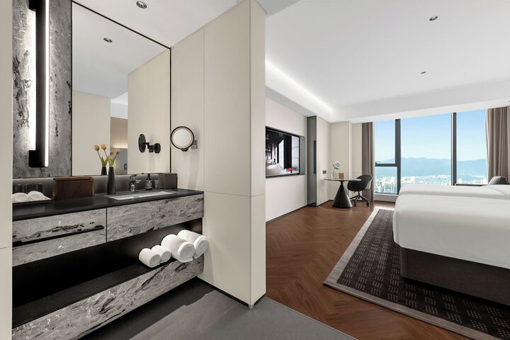 Room 18 of 82