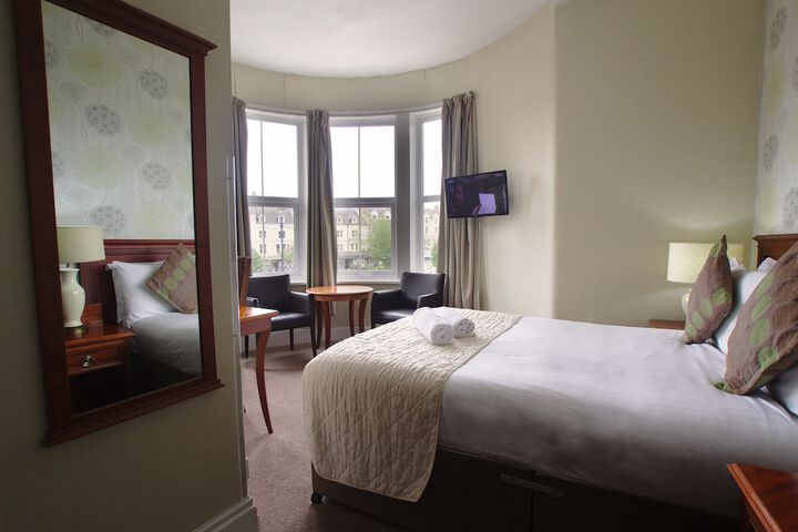 Room 5 of 50