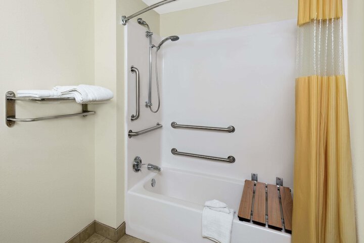 Room 4 of 14