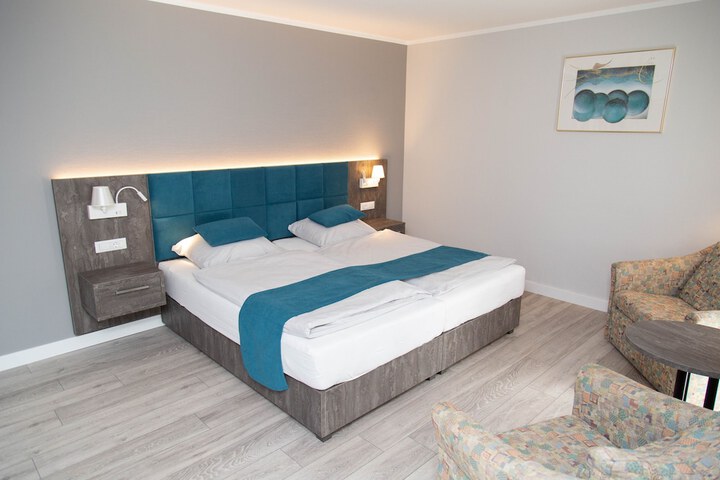 Room 6 of 30