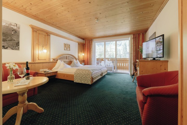 Room 6 of 27