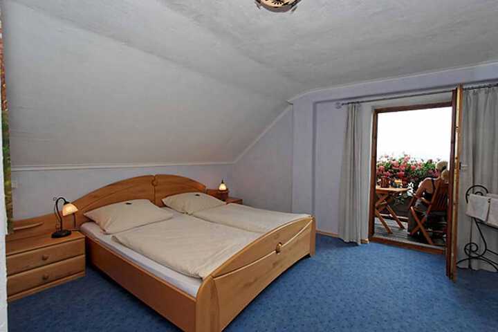 Room 11 of 30