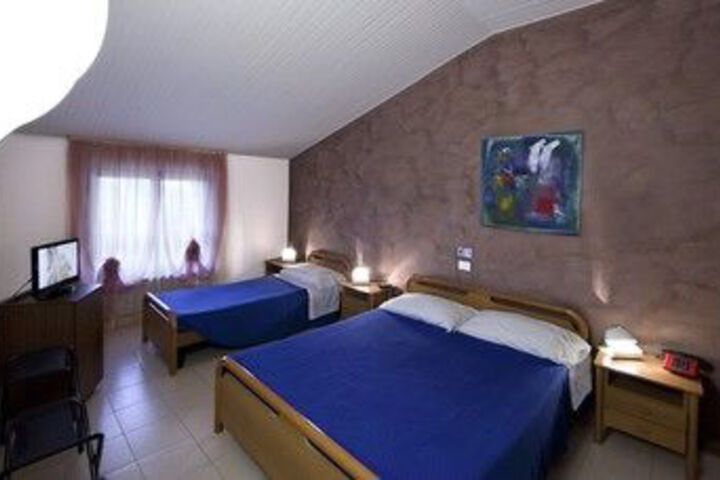 Room 14 of 30