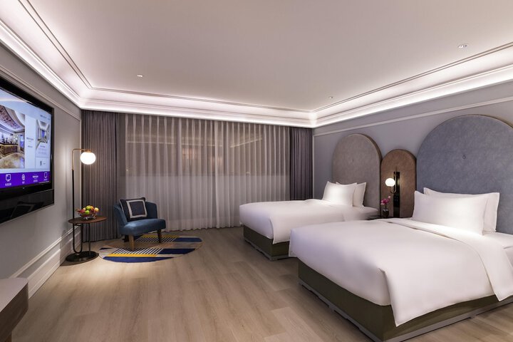 Room 4 of 52