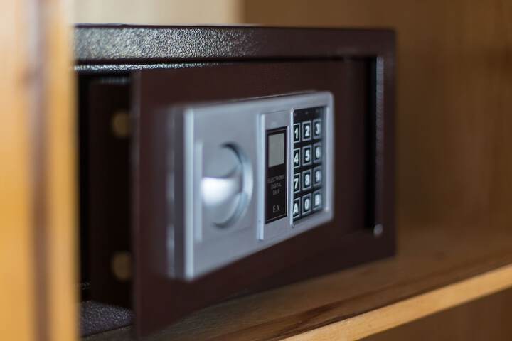 Room 13 of 51
