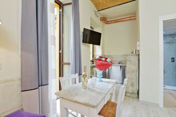 Room 14 of 21