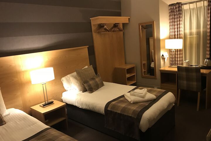 Room 18 of 38