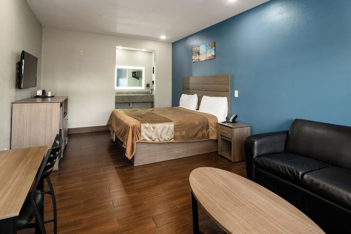 Room 30 of 76