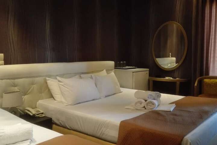 Room 8 of 30