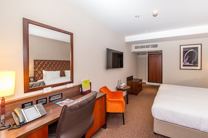 Room 32 of 127