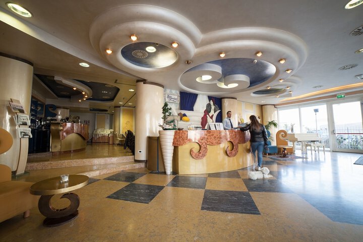 Hotel Interior 4 of 34