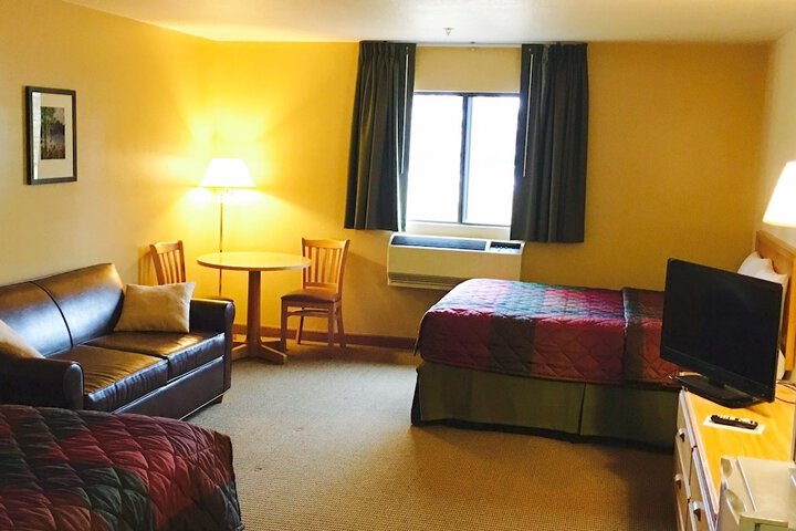 Classic 2 Queen Beds (5 of 15)