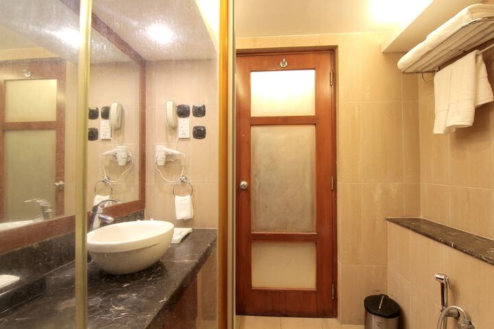 Room 14 of 19