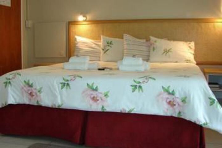 Room 4 of 17