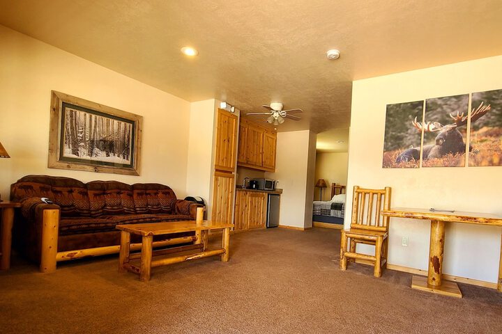 Room 13 of 38