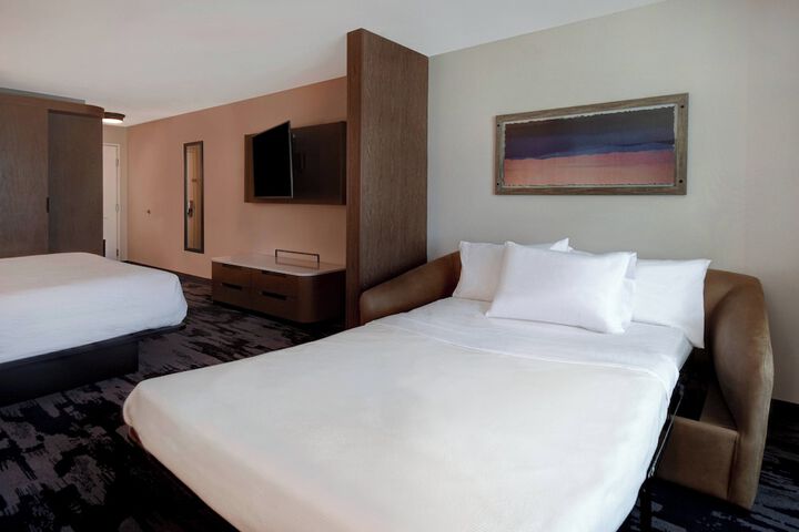 Room 10 of 42