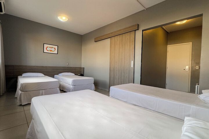 Room 8 of 48