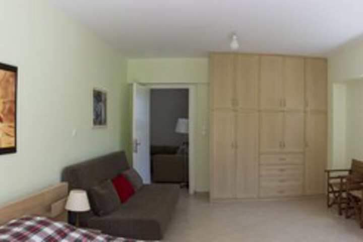 Room 30 of 40