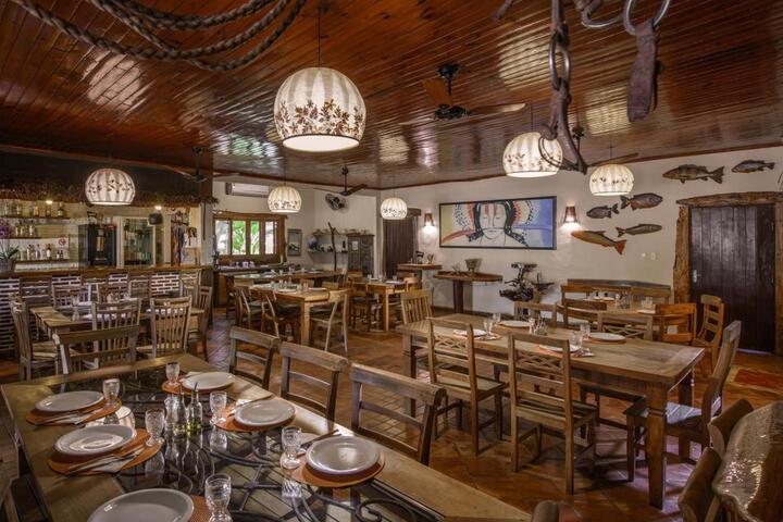 Dining 6 of 8