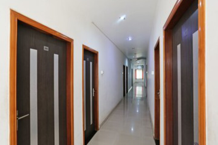 Ballroom/Hall 10 of 31
