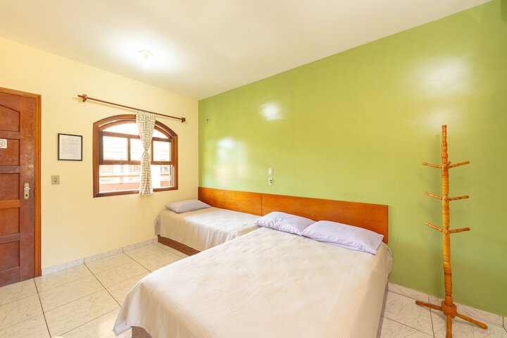 Room 34 of 122