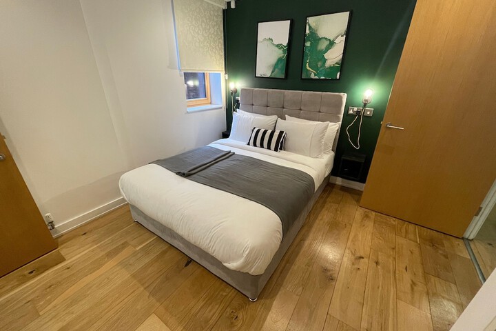 Room 55 of 296